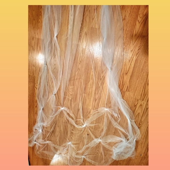 Cathedral Bridal Veils With Swarvoski Crystallized Sequins - Picture 9 of 16